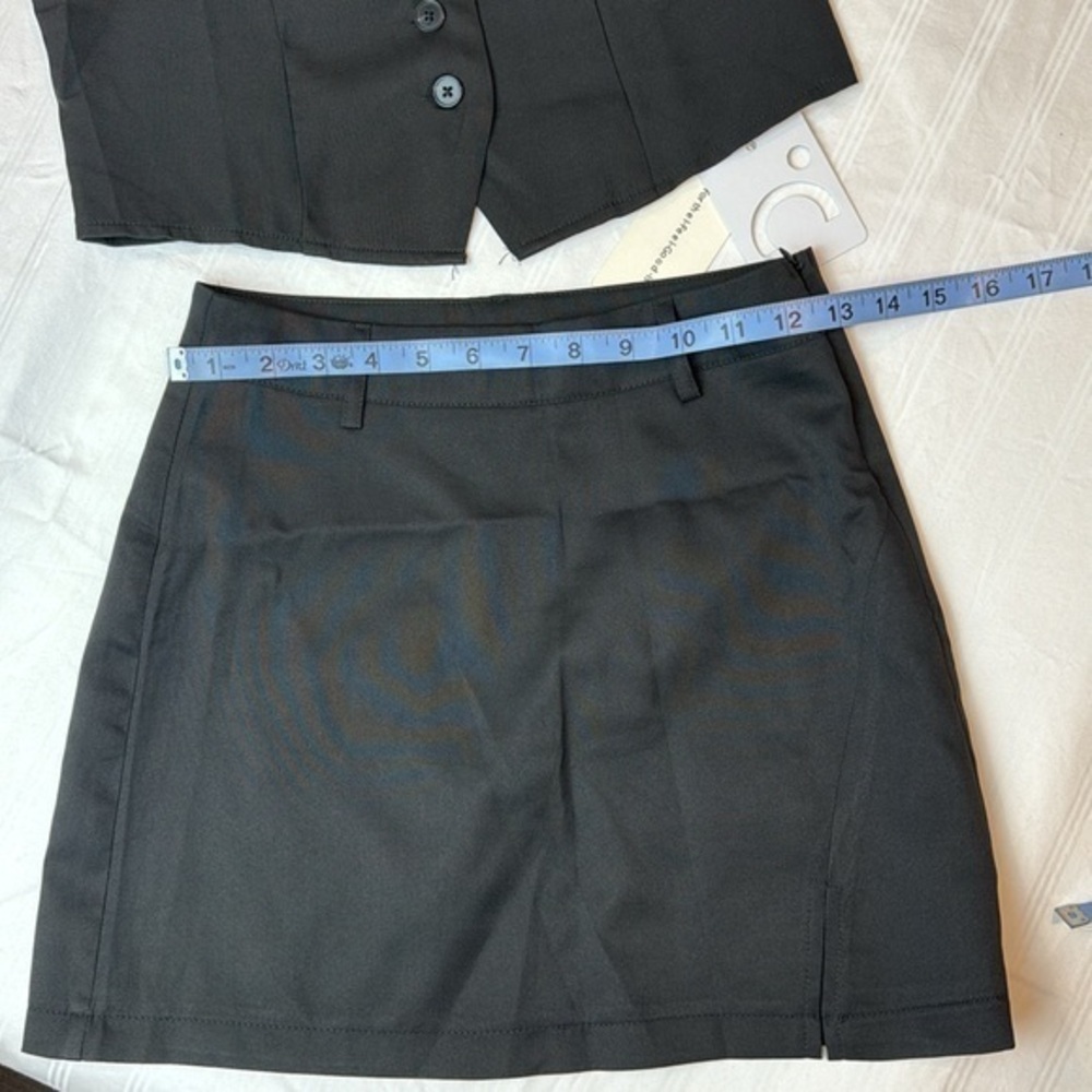 Commense Effortless Two Piece Black Vest and Mini Skirt Set Size XS - Picture 8 of 9